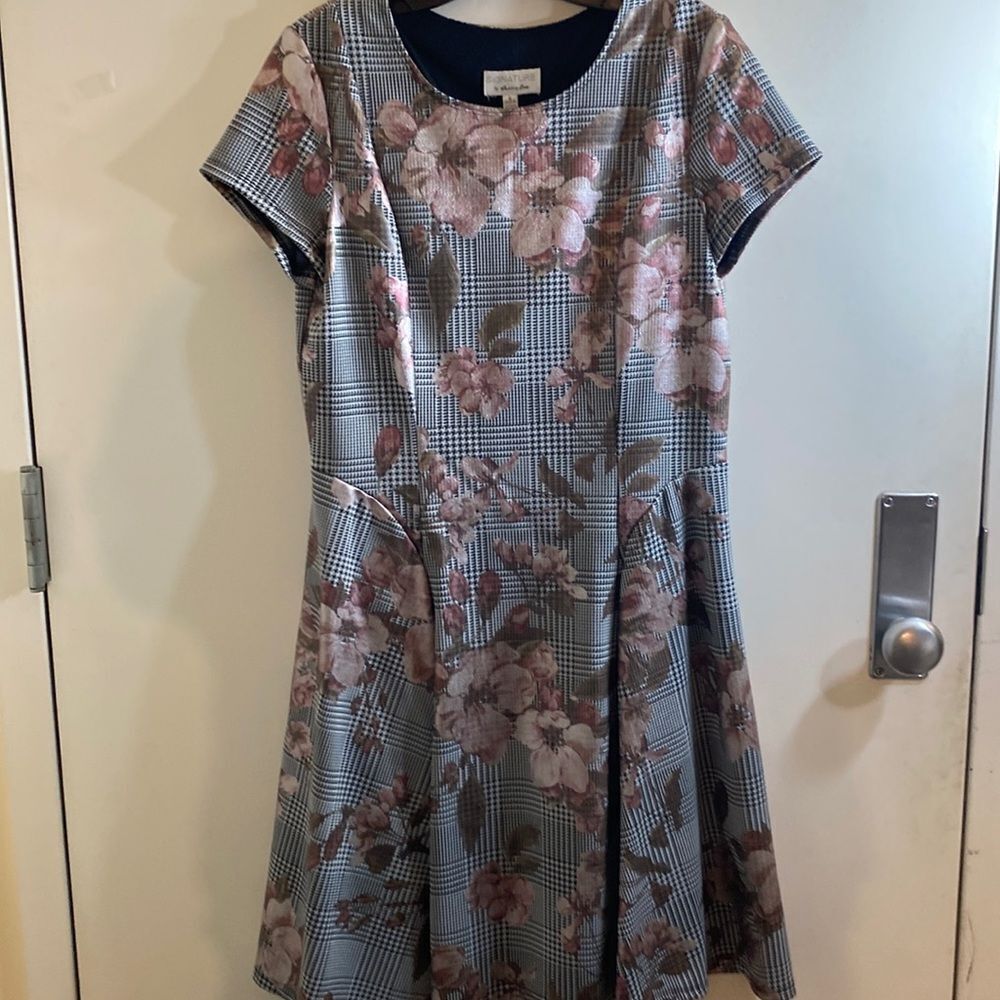 Signature by Robbie B floral and houndstooth midi dress